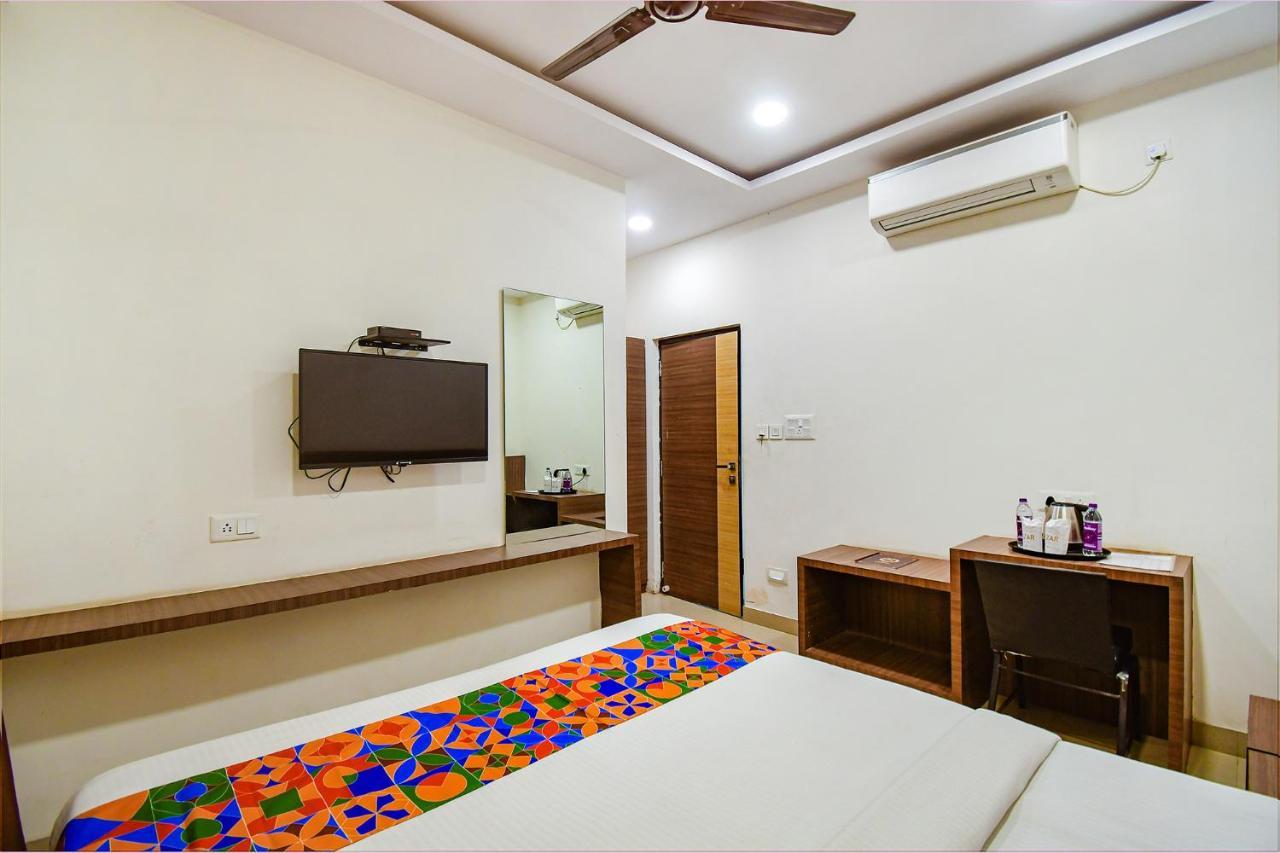 Fabhotel Kzar Select - 2Km From Park Street Kolkata Ngoại thất bức ảnh